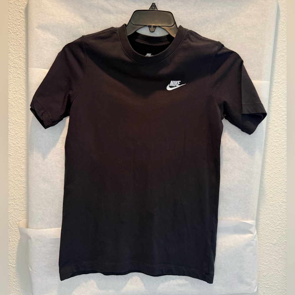 Nike Boy’s Black Short Sleeve Tee, Size XL